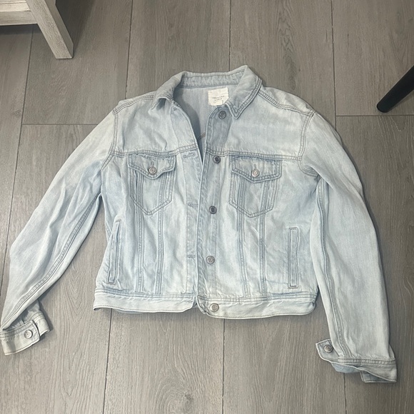 American Eagle Outfitters Jackets & Blazers - American Eagle Outfitters Light Wash Denim Jacket size medium